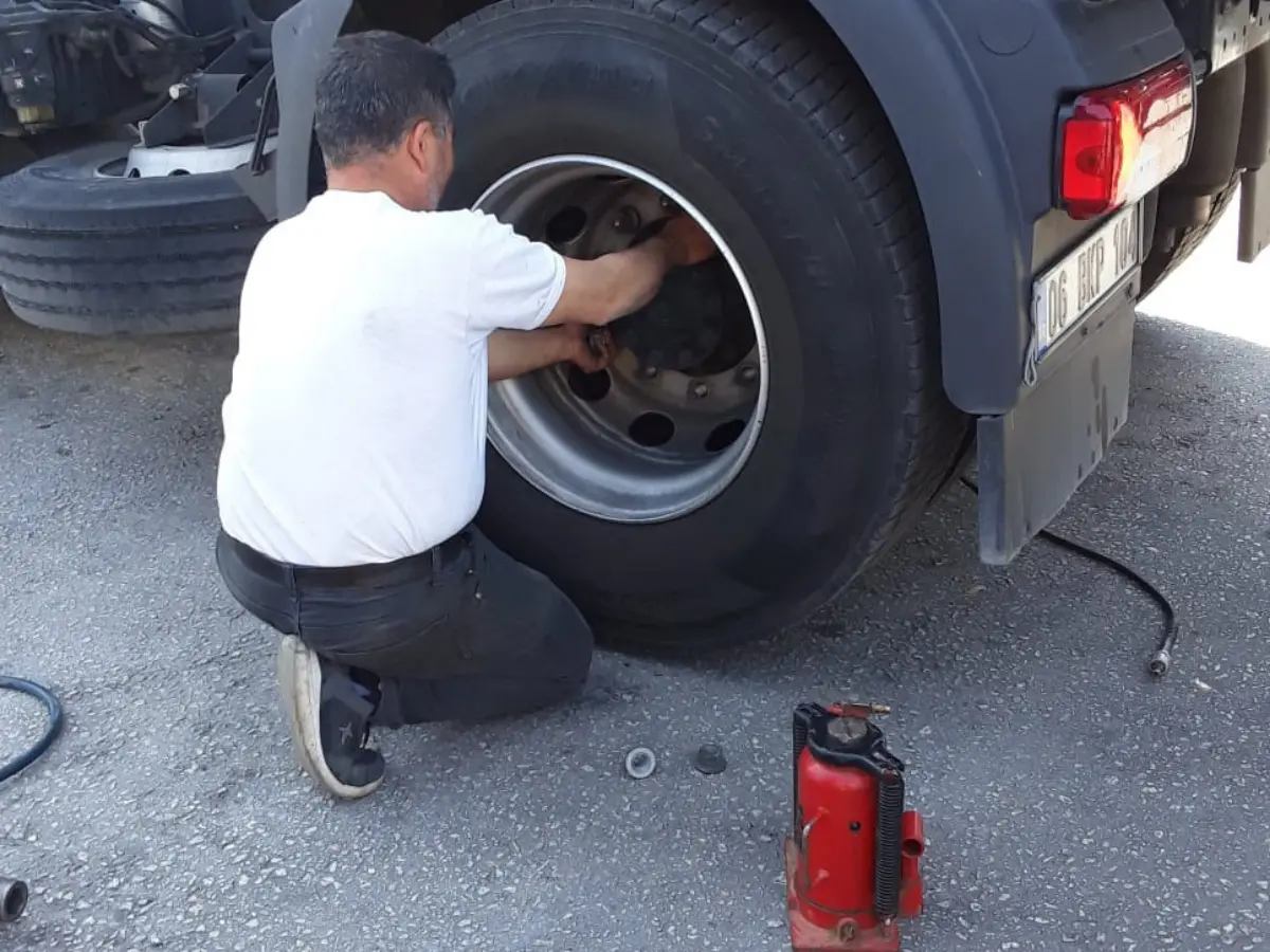Alsancak Oto Lastikçi